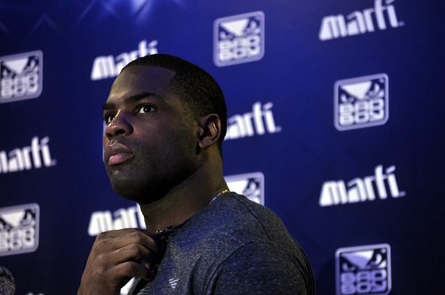 月执教勒沃 月执教勒沃